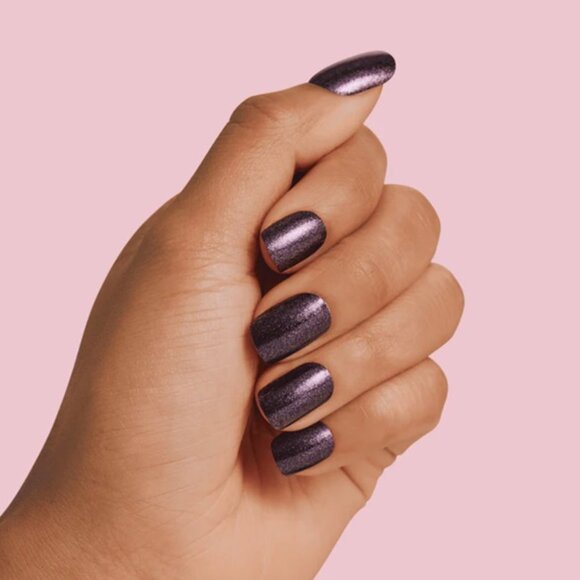 Dashing Diva Gloss Ultra Shine Gel Nail Strips in "Fig Pop" - Picture 6 of 7